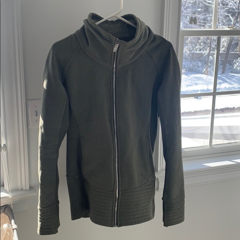Excellent condition olive green lululemon zip up